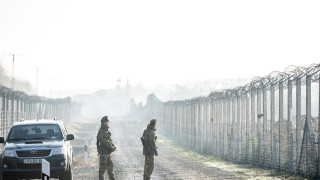 Граничната полиция в Унгария стреля по ускоряващ през ГКПП камион, превозващ нелегални мигранти