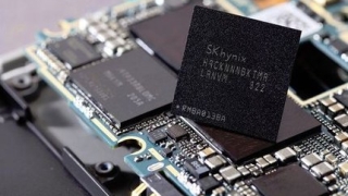 До половин година ще видим смартфони с 4GB RAM