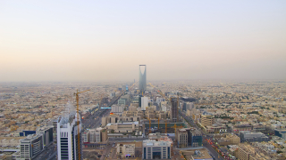 Един сектор от икономиката на Саудитска Арабия закъсва. И той не е петролният