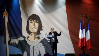 Марин льо Пен печели президентските избори във Франция в проучване