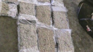 Откриха близо 9 кг марихуана в шофьорската кабина на камион