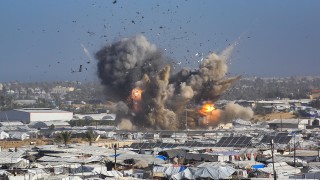 Израелски танков обстрел и въздушни удари убиха 18 души включително