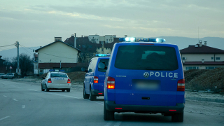 Роми пребиха полицай в Сливен