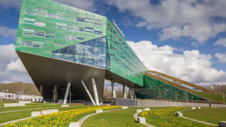 Холандското министерство на образованието предприе действия за спиране разпространението на английския