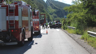 Верижна катастрофа с шест автомобила затруднява движението край Пловдив съобщава
