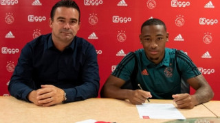 Аякс привлече под наем халфа на Челси Хуан Фамилио Кастильо информира