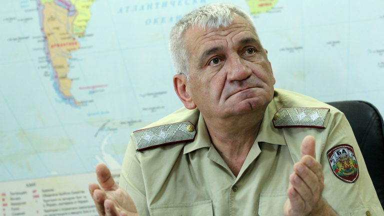 Правителството предлага нов началник на отбраната