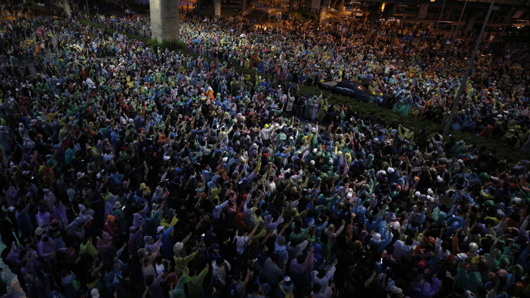 Хиляди протестиращи в се събраха в събота в, след полицейските