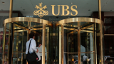  Печалбата на UBS падна на половина, откакто (принудително) изкупи Credit Suisse 