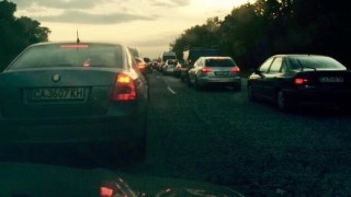 Огромно задръстване се образува тази вечер на магистрала Тракия в