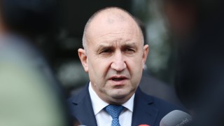 Радев се надява на помощ от САЩ за изтребителите ни