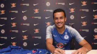 Офанзивният футболист на Челси Педро Родригес подписа нов договор с