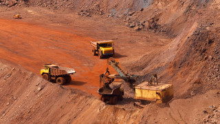 Ръждясалите основи на ралито на желязната руда