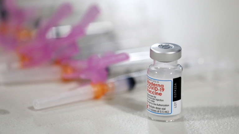 САЩ счупиха рекорда за най-много починали от коронавирус за денонощие.