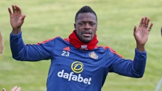 Мойс брани защитник от шефовете на Съндърланд