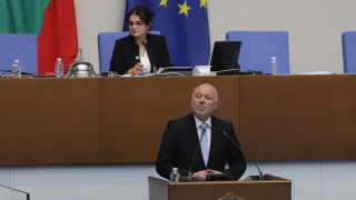 Министърът на отбраната Тодор Тагарев защити политиките на правителството срещу