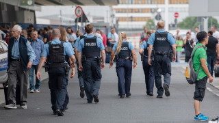 Екоактивисти блокираха летището във Франкфурт