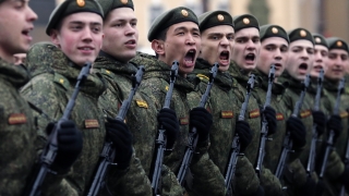 Русия забранява на наборниците получили призовка за военна служба да