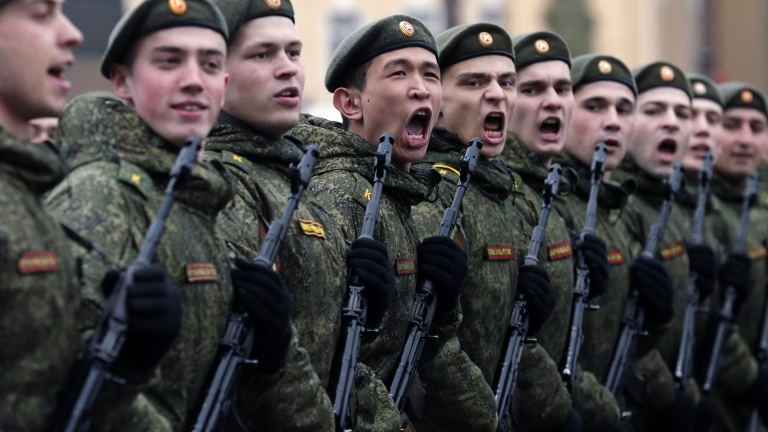 Руските власти вероятно се готвят да разширят военната служба, за
