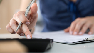 Според министерството на финансите на база на предварителни данни и