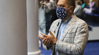 Върви подмяна на кадри с такива от времето и правителството