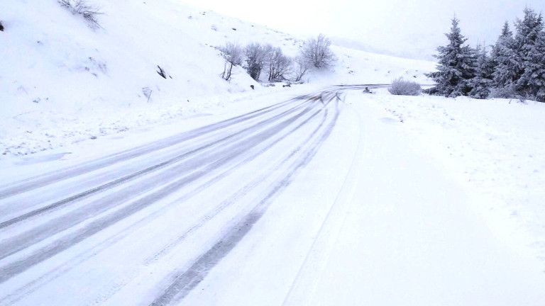 АПИ предупреждава шофьорите за опасно време