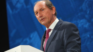 Само две седмици след спешното уволнение на главния изпълнителен директор