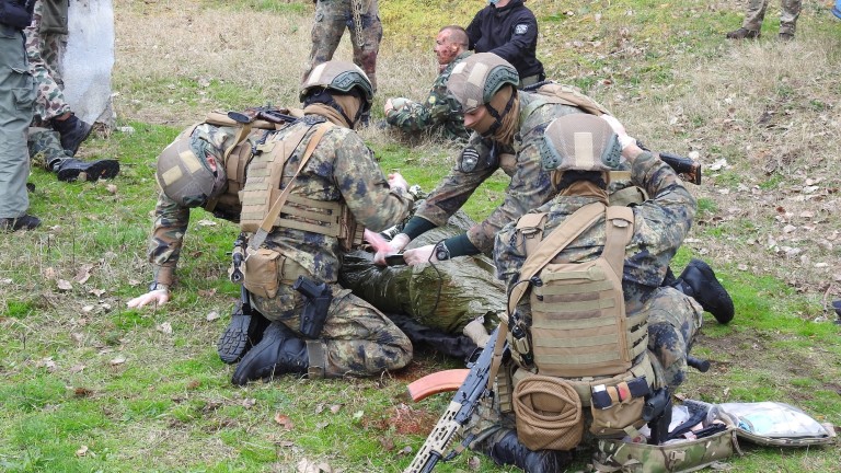 Военни експерти критикуват, че още ремонтираме стара съветска техника
