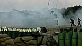 Израелски снаряди удариха правителствена сграда в Газа