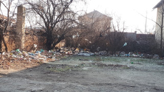 Вече година от Столичната община бездействат за разчистването на нерегламентирано