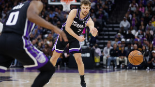 Президентът на Торонто Раптърс Масаи Уджири продължава да държи връзка