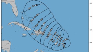 Ураганът Мария който приближава и се очаква днес да удари