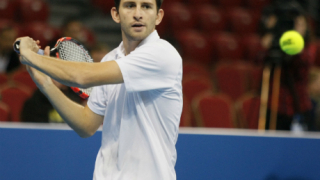 Сашо Лазов смазан от Клижан в "Арена Армеец"