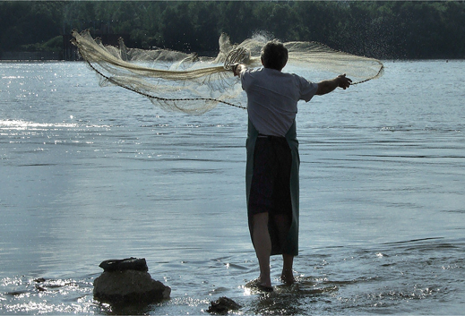 Любители риболовци искат да стопанисват водоеми, държавата не дава