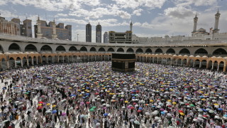 Повече от 1 5 милиона мюсюлмански поклонници се събраха в Мека