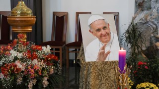 Погребват папа Франциск