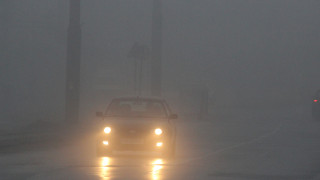 Внимателно шофиране по автомагистрала Тракия край Пловдив заради гъста мъгла