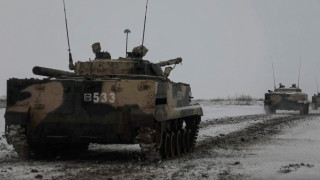 Две военни колони се движат от Русия към Донбас