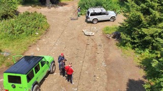 Шофьори на джипове които карат туристи до Седемте рилски езера