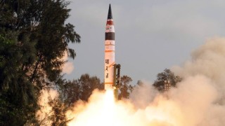 Индия успешно тества най-далекобойната си балистична ракета "Агни-V"