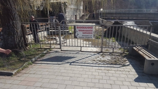 Ограждат опасна сграда до езерото във Велинград