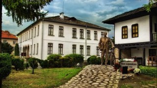 И в Троян без наеми за общинските жилища