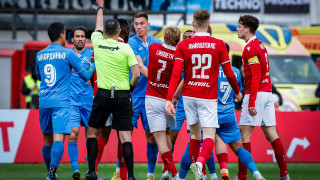 Левски получи дузпа срещу ЦСКА в края на Вечното дерби