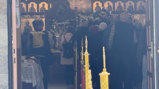 Частица от мощите на свети Георги Победоносец тържествено беше посрещната