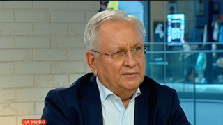 Борисов бил пред дилема за личното си оцеляване - политически и физически