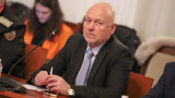 Тагарев не вижда основания във ветото на Радев за БТР-ите за Украйна