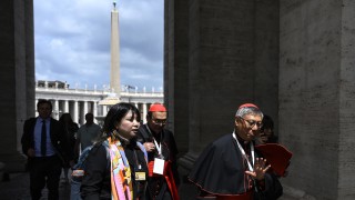 Всички 133 католически кардинали с право на глас пристигнаха в