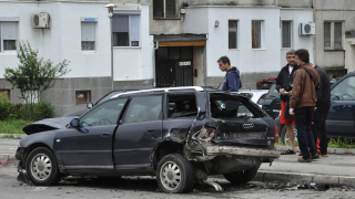 Пиян с джип потроши паркирани коли в Хасково