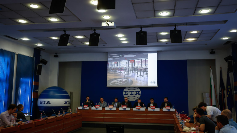 Александър Хаджиев е архитект от фирмата, която ще строи новия