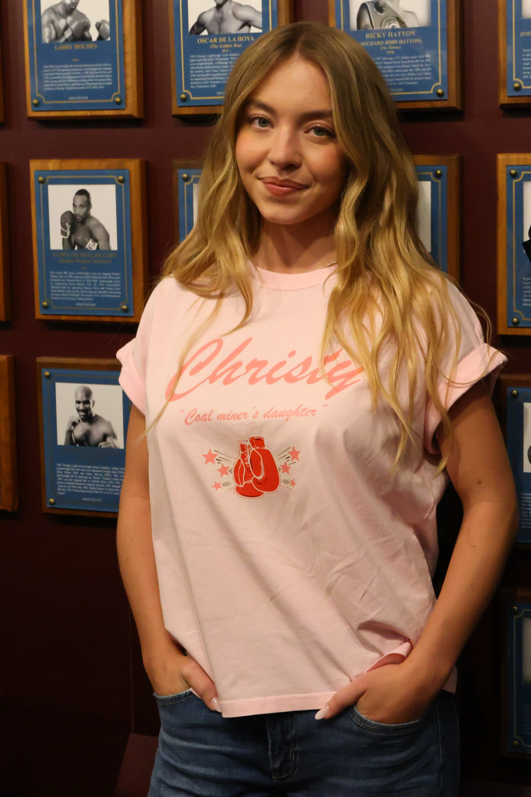 По-силна и мускулеста - ето каква е Сидни в този момент